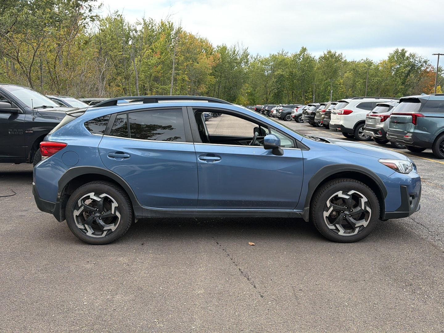Used 2023 Horizon Blue Pearl Subaru Limited image 7