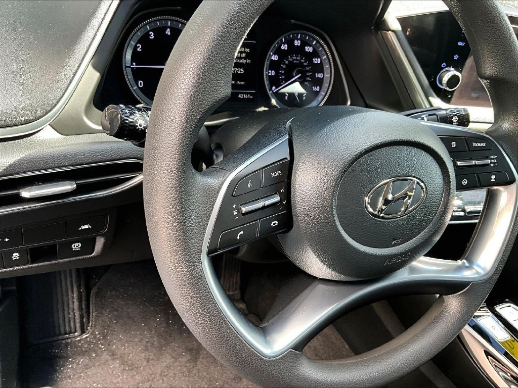 Used 2023 Gray Hyundai SEL image 18