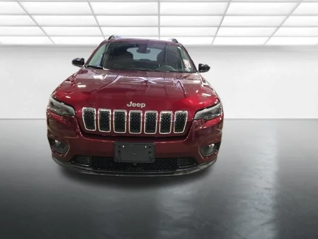 Used 2022 Red Jeep Latitude Lux image 10