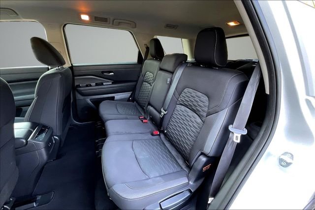 Used 2022 Silver Nissan SV image 24