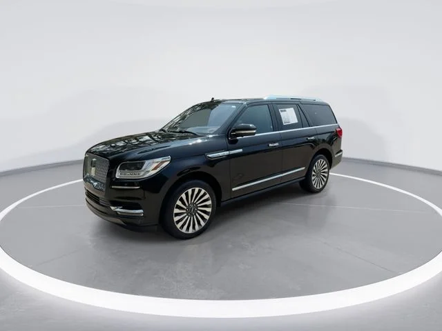 Used 2019 Black Lincoln Reserve image 4