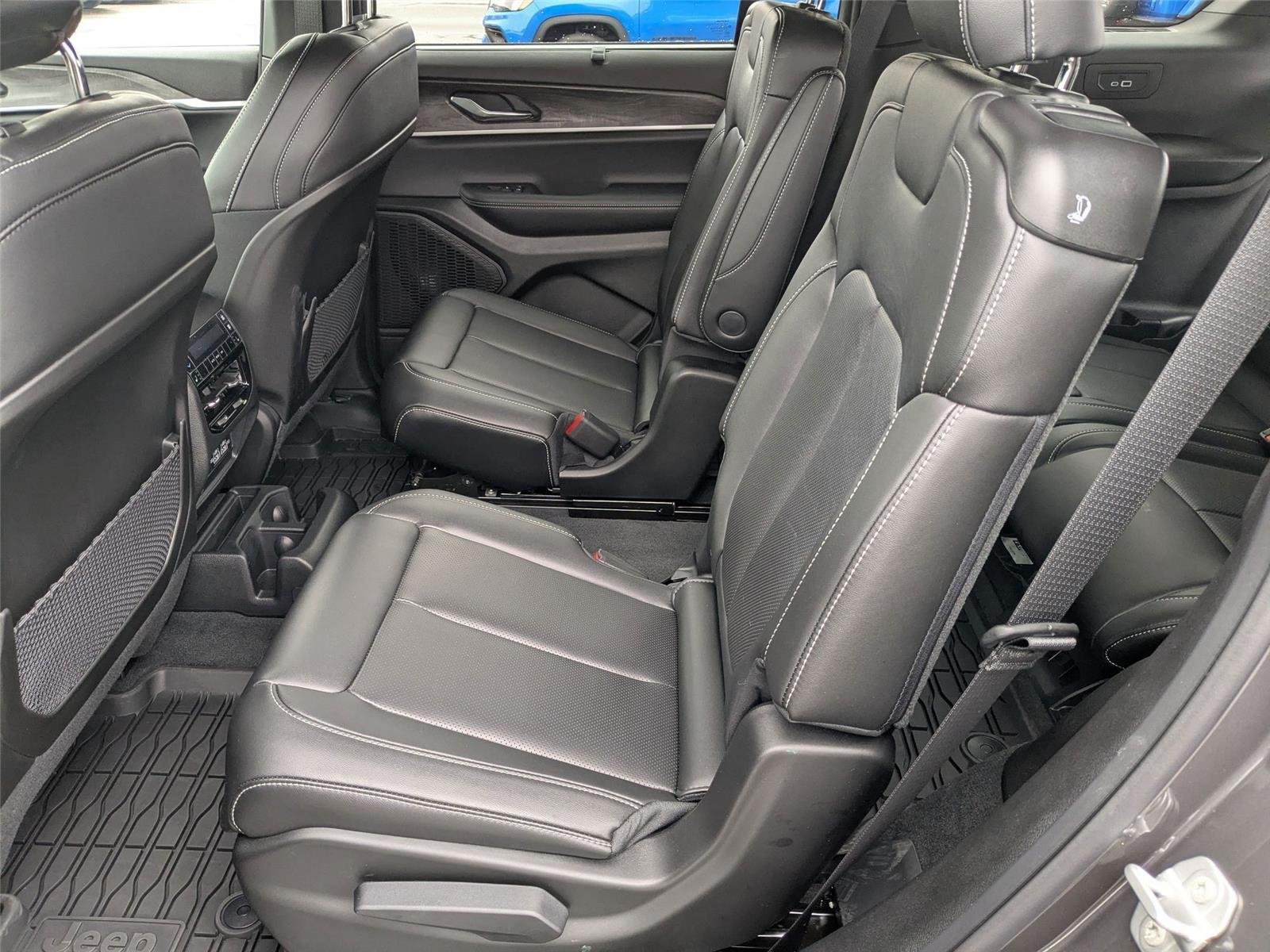 Used 2025 Baltic Gray Metallic Clearcoat Jeep Limited image 30