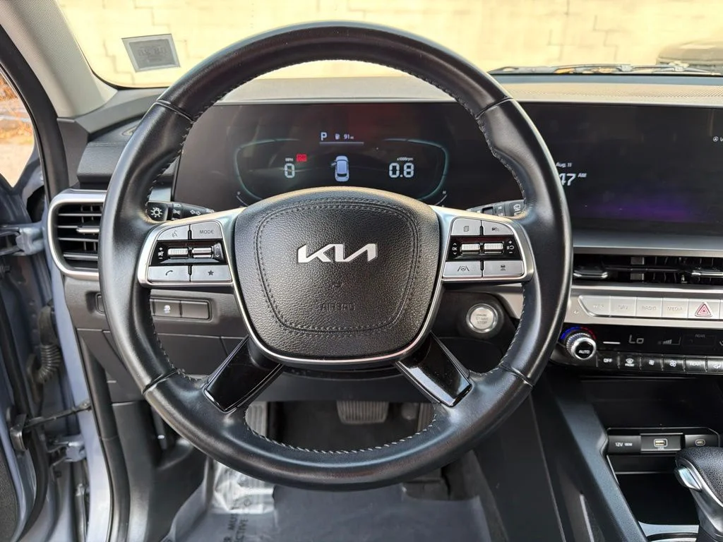 Used 2024 Silver Kia LX image 22