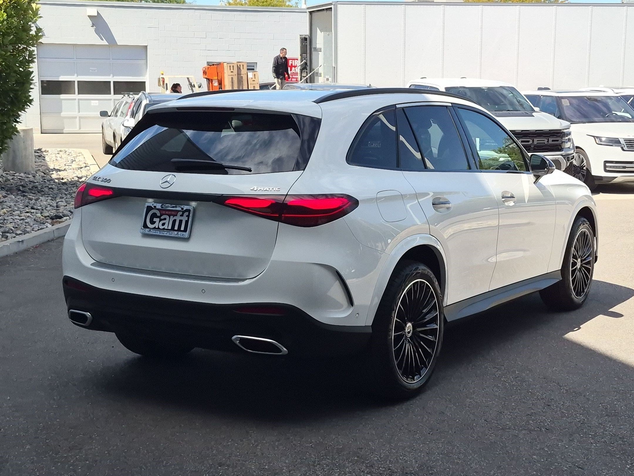 New 2027 Polar White Mercedes-Benz GLC 300 image 30