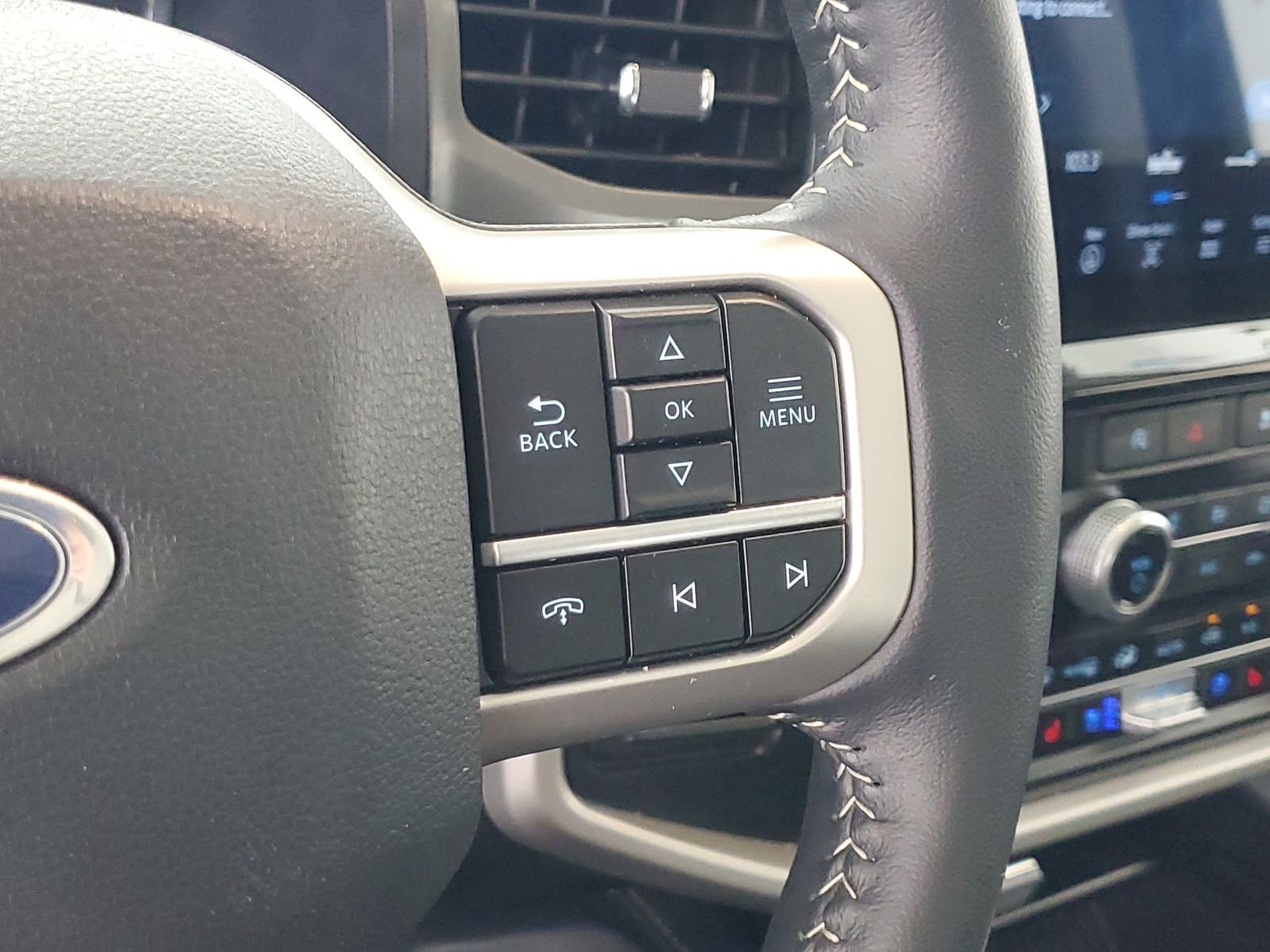 Used 2024 Black Ford XLT image 17