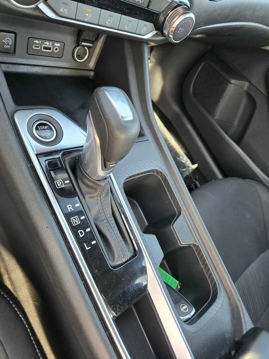 Used 2024  Nissan SV image 16