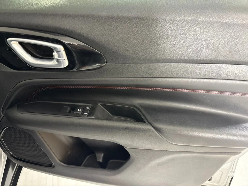 Used 2022 Silver Jeep Trailhawk image 15