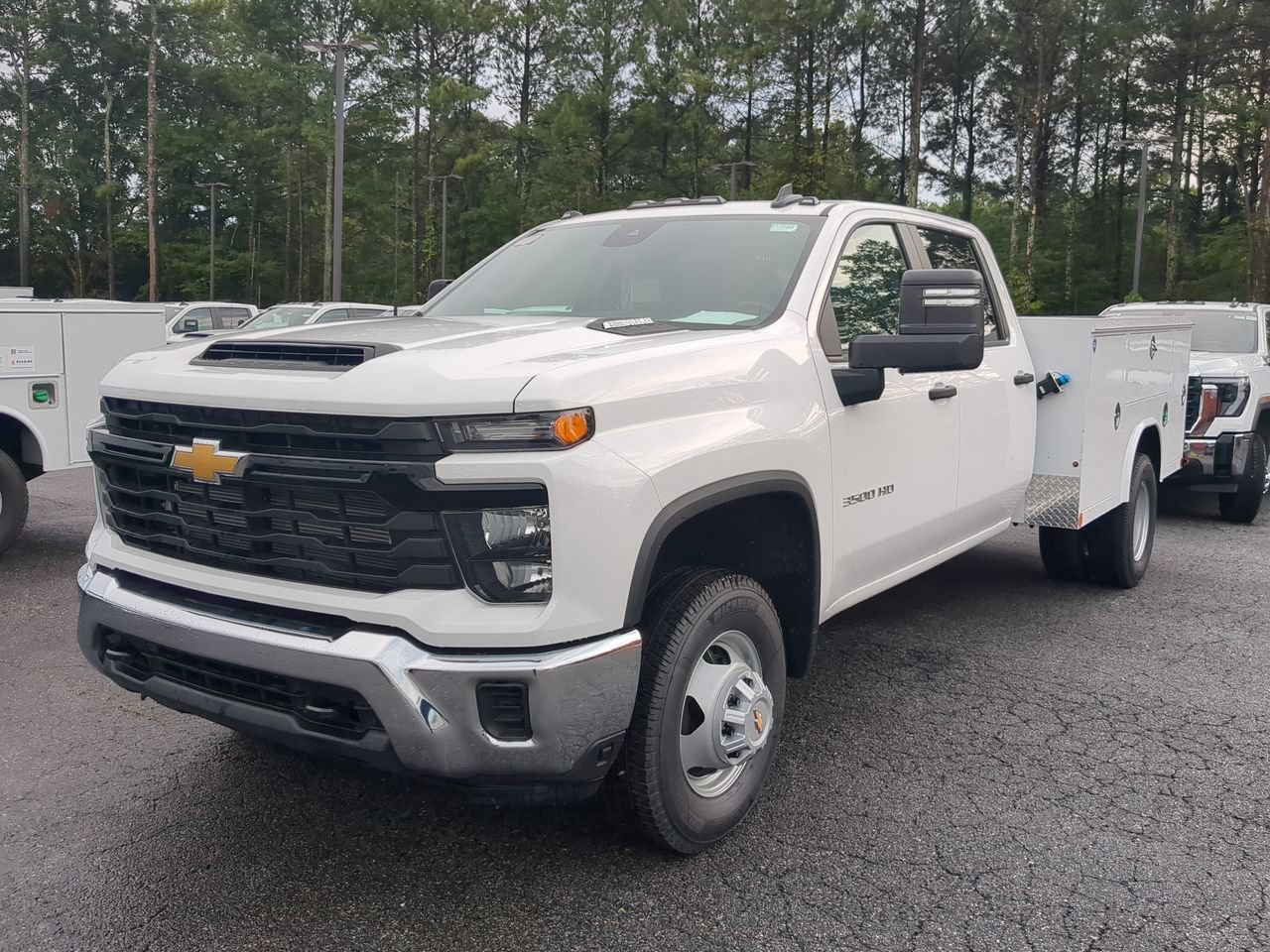 New 2025 Summit White Chevrolet Work Truck image 4
