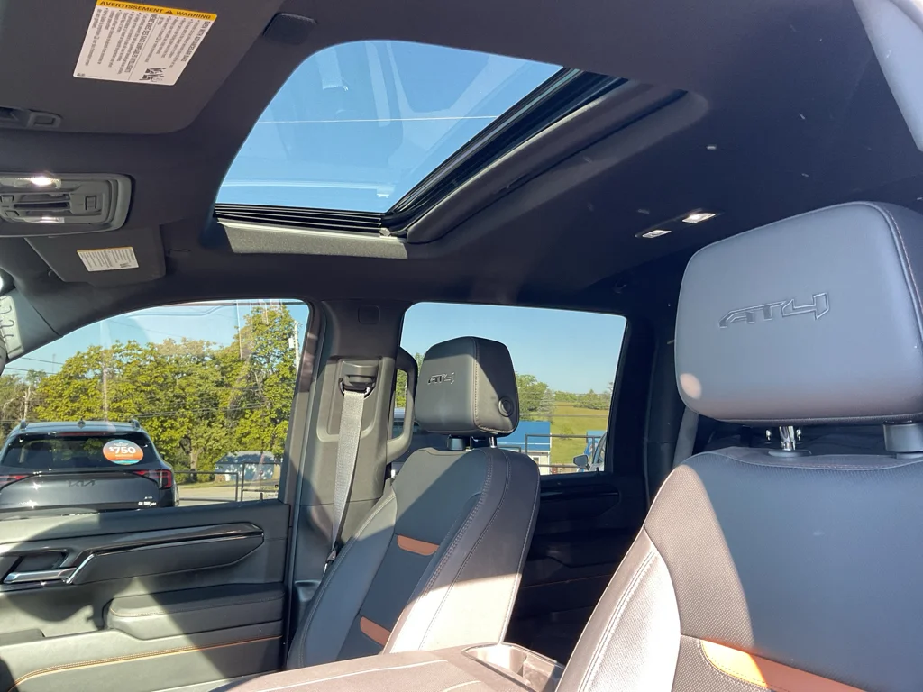 Used 2025 Onyx Black GMC AT4 image 22