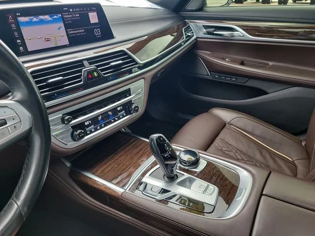 Used 2022 White BMW 750i xDrive image 24