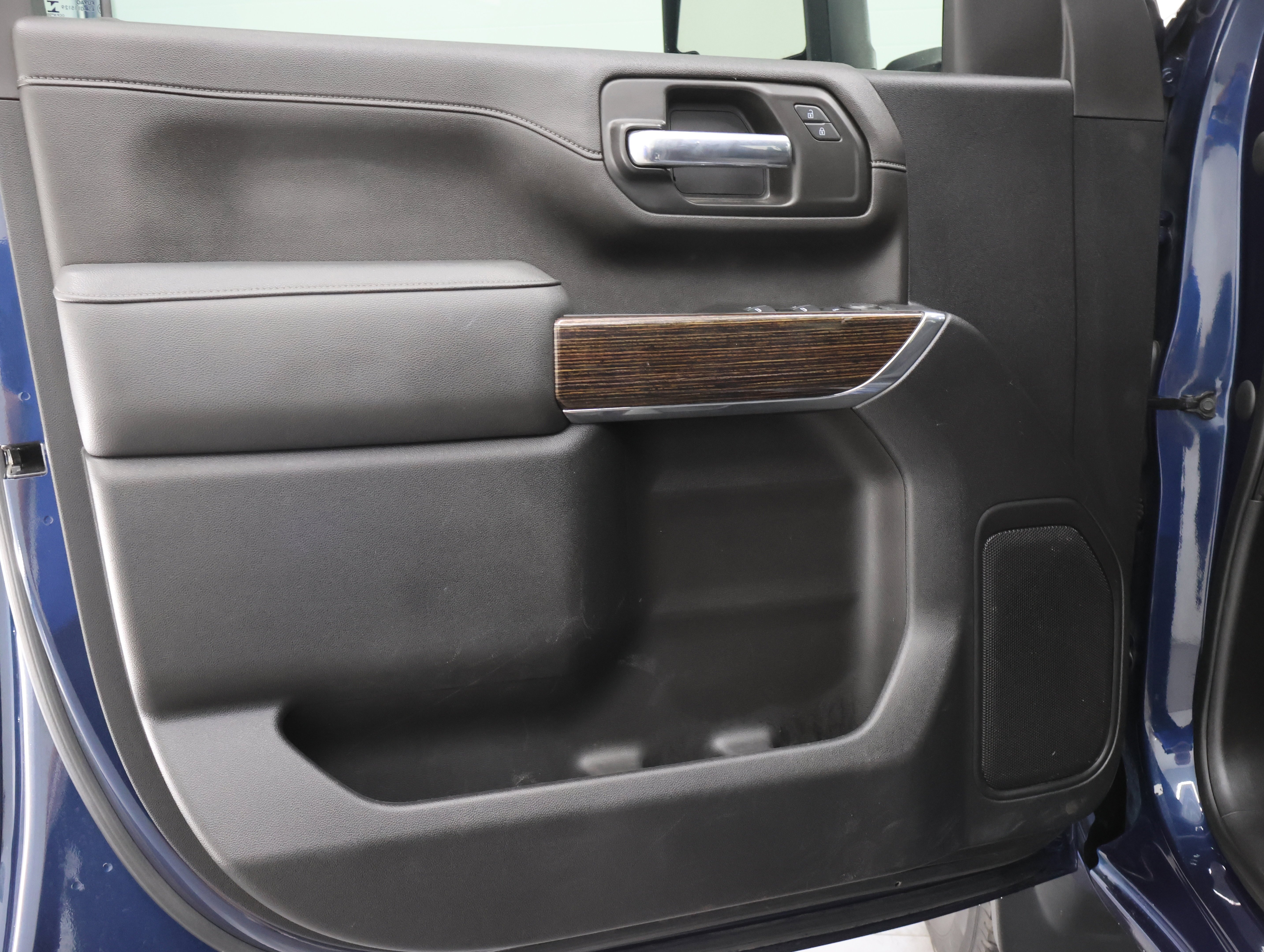 Used 2023 Pacific Blue Metallic GMC 4x4 Crew Cab SLE: CREW-SHORT-SLE-6.6L DIESEL-4WD-BACKUP CAM image 36