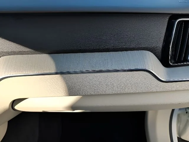 Used 2024  Volvo B5 Plus Dark Theme image 47