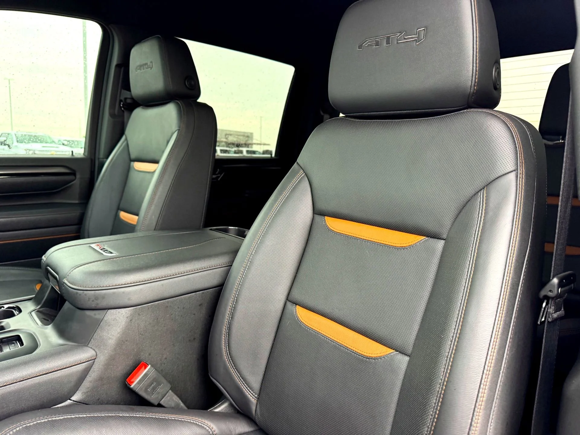 Used 2025 Summit White GMC AT4 image 13