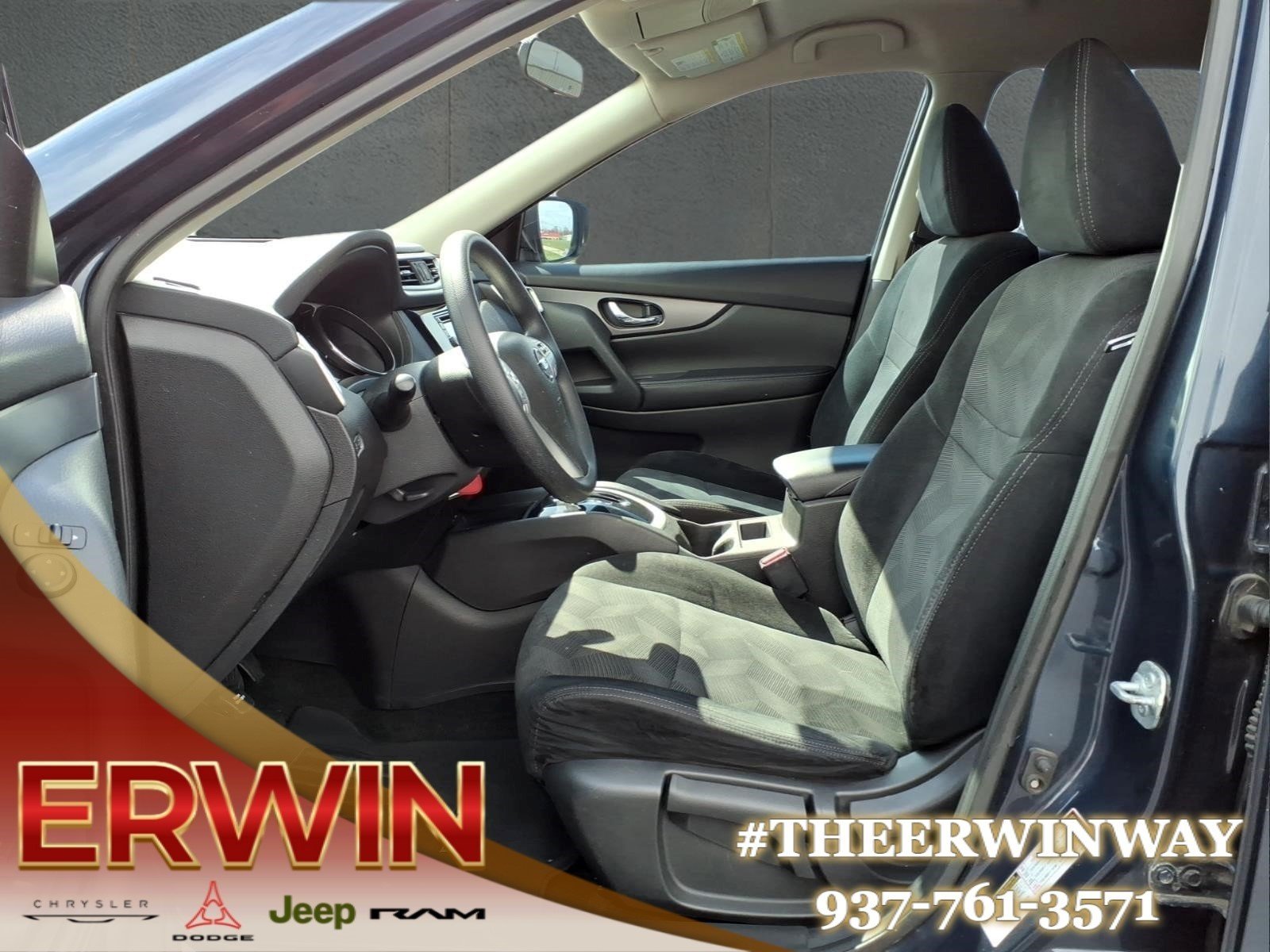 Used 2016 Arctic Blue Metallic Nissan S image 13