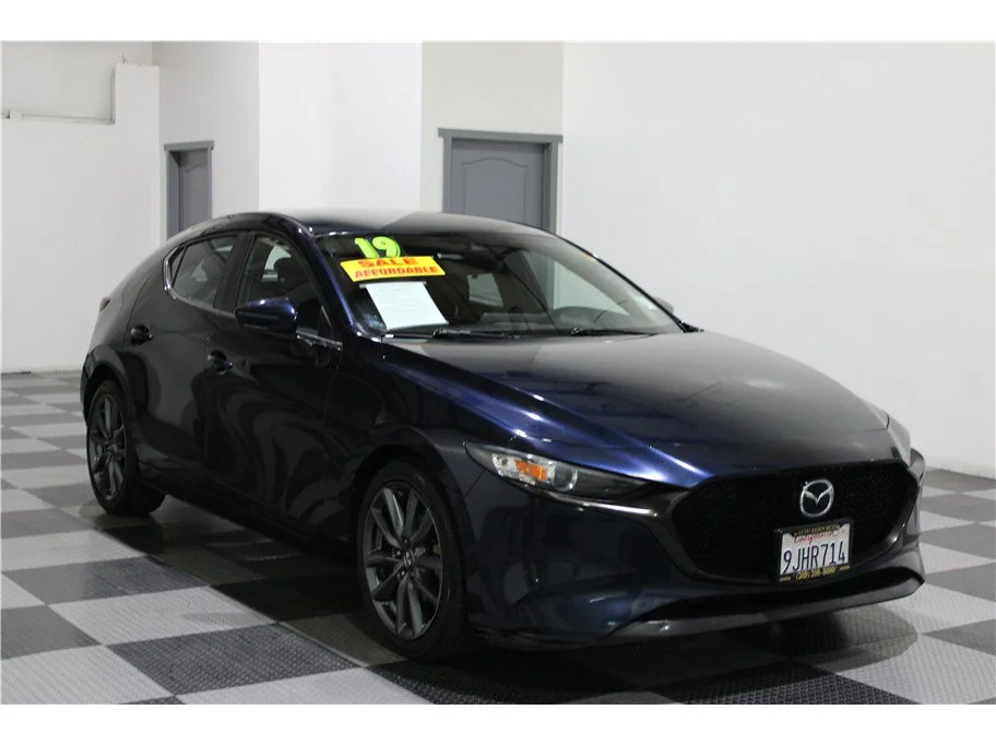 Used 2019 Deep Crystal Blue Mica Mazda Hatchback 4D image 3