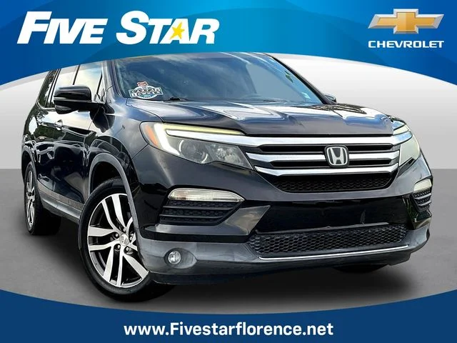 Used 2016  Honda Touring image 1
