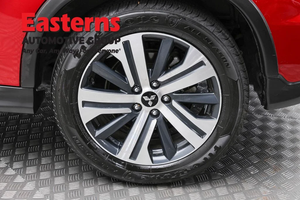 Used 2025 Black Mitsubishi 2.0 ES image 8