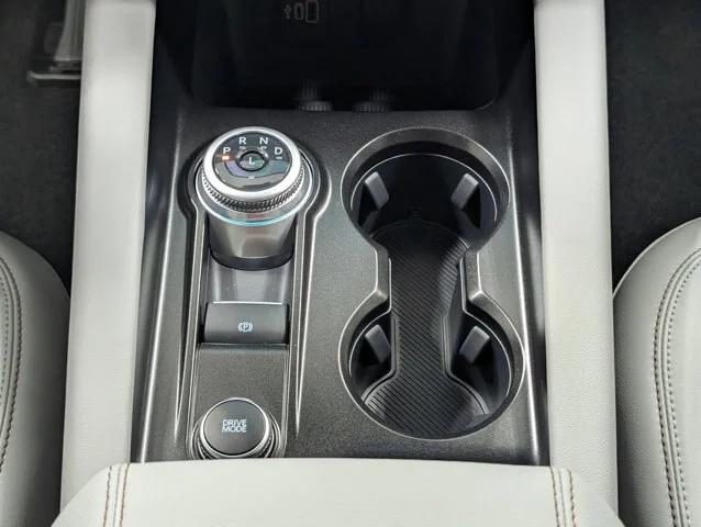 New 2026 Star White Metallic Tri-Coat Ford Active image 34