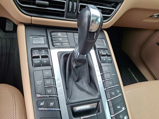 Used 2021 Brown Porsche Base image 22