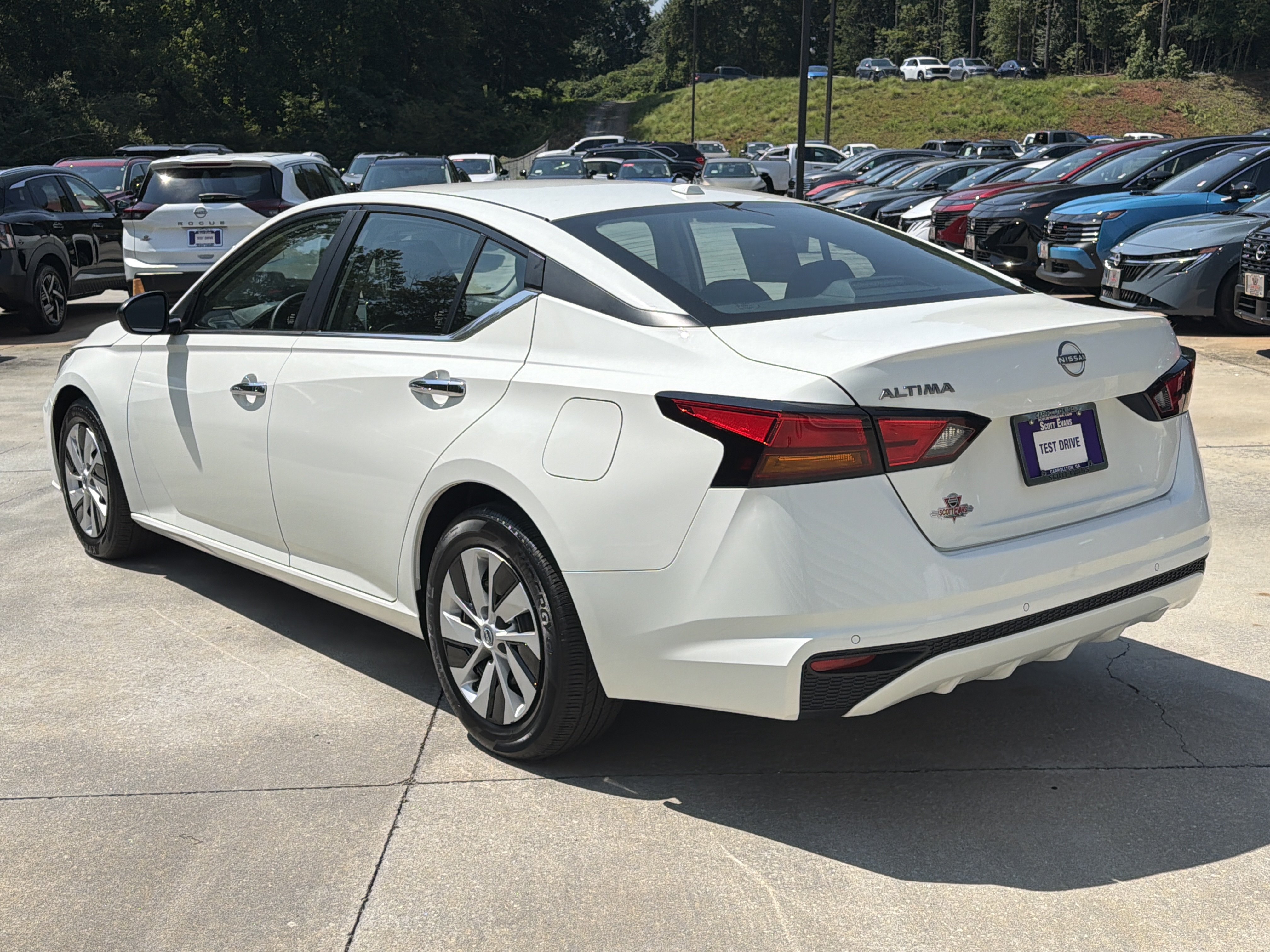 Certified Used 2025 Glacier White Nissan S image 6