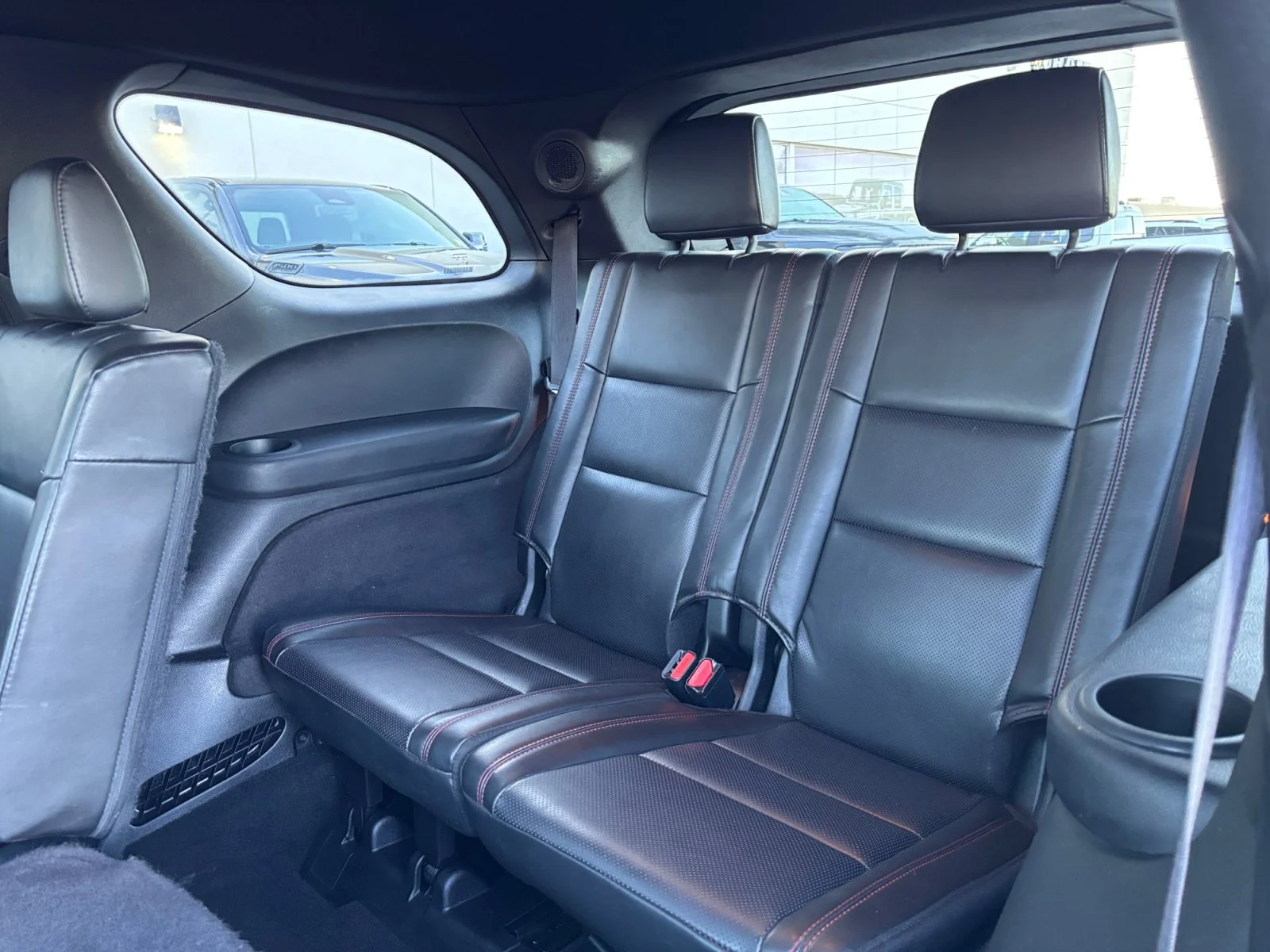 Used 2025 Diamond Black Crystal Pearl Dodge R/T image 24