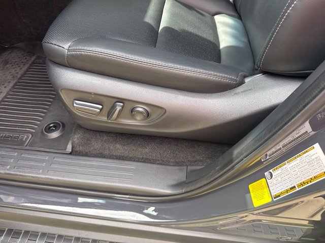 Used 2024  Toyota Base image 27