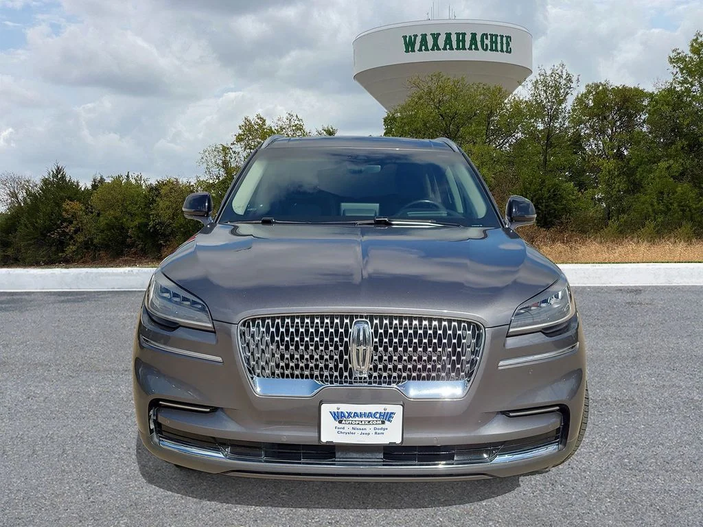 Used 2023 Gray Lincoln Reserve image 2