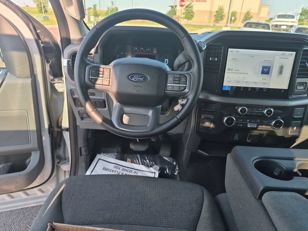 2025 Ford F-150 XLT - Photo 13