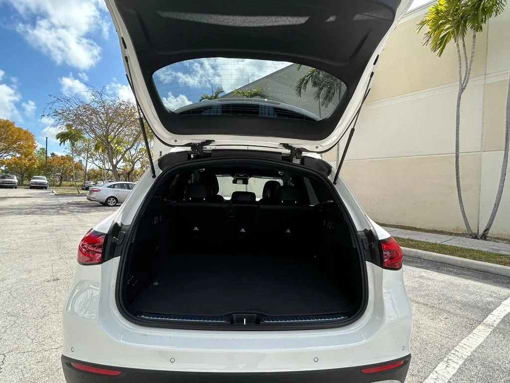 Used 2025  Mercedes-Benz GLC 300 image 39