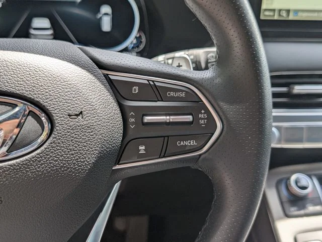 Used 2020 Graphite Hyundai Limited image 15