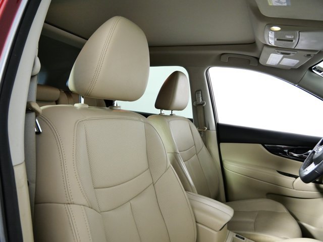 Certified Used 2020 Red Nissan SL image 13