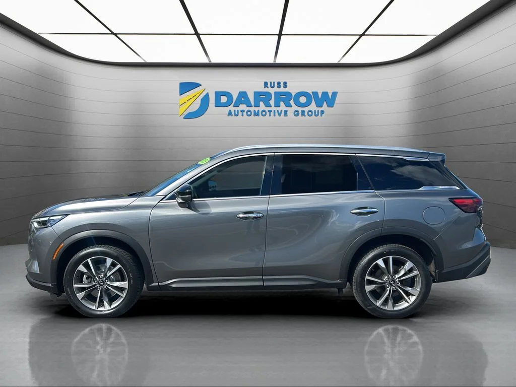 Used 2023 Gray INFINITI LUXE image 2