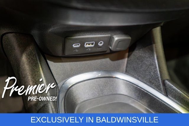Used 2025 White Chevrolet LT image 25