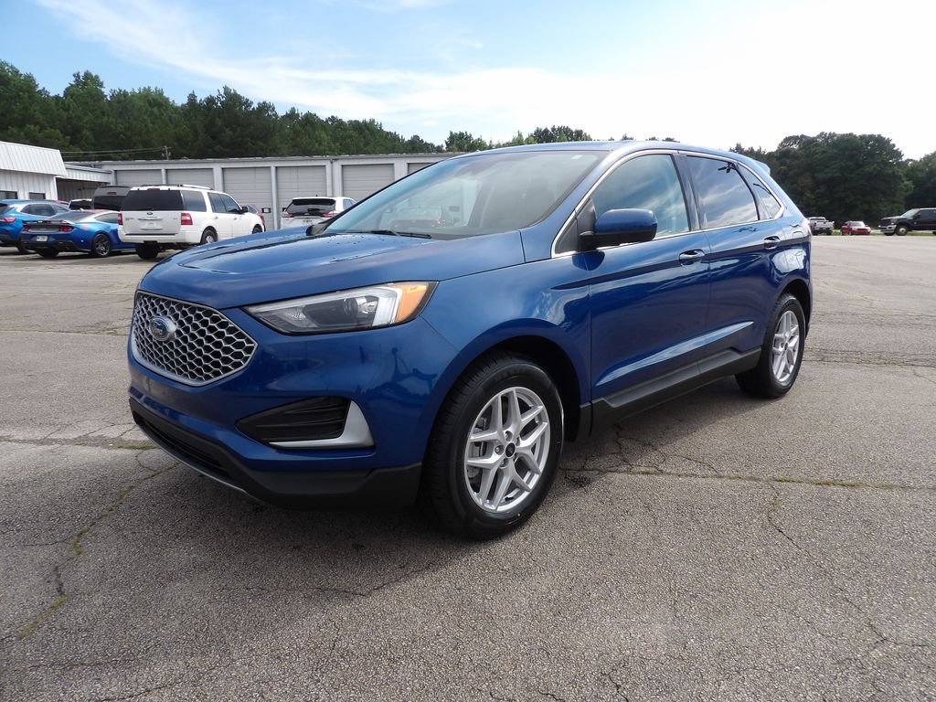 Used 2024 Blue Metallic Ford SEL image 4