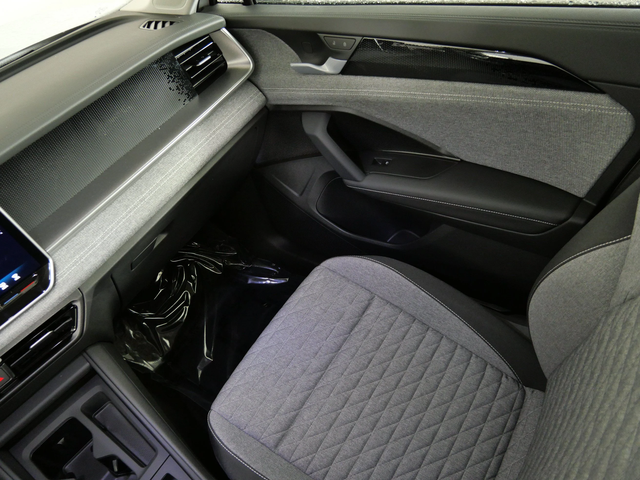 New 2026 Pure White Volkswagen S image 11