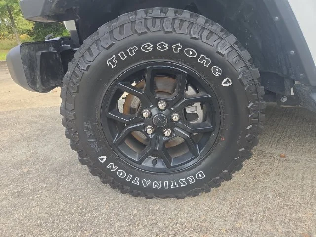 Used 2025 White Jeep High Tide image 30