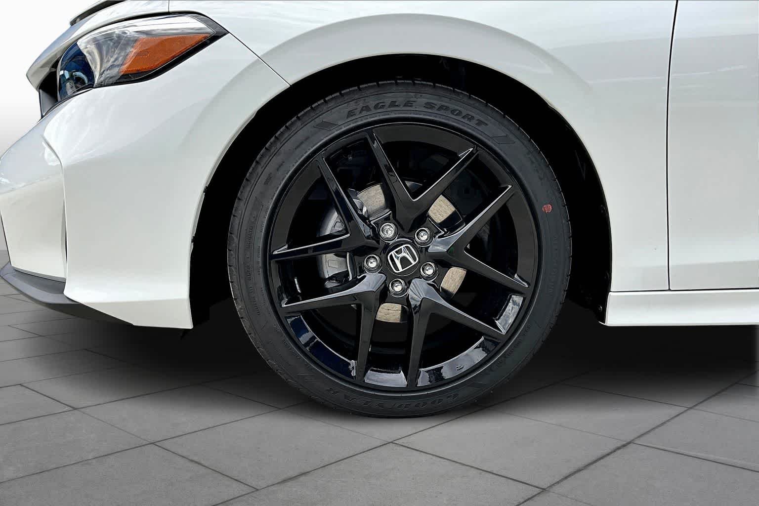 New 2026 Platinum White Pearl Honda FWD Sport image 12