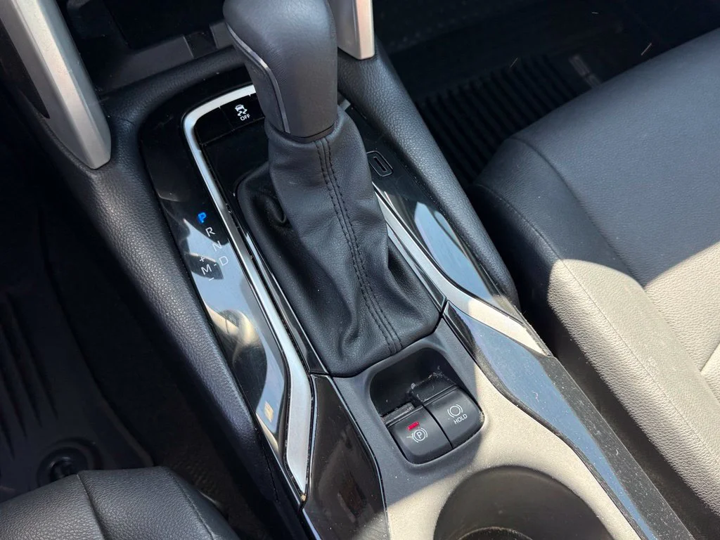 Used 2025  Toyota XLE image 10