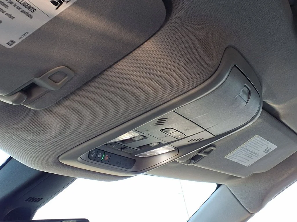 Used 2020 White Frost Tricoat Buick Avenir image 23