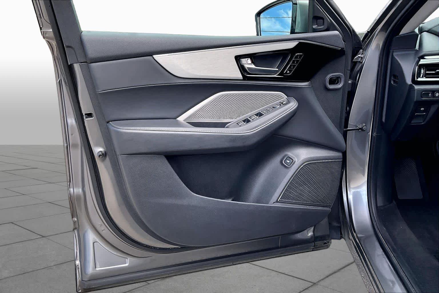 Used 2024 Liquid Carbon Metallic Acura w/Technology Package image 21