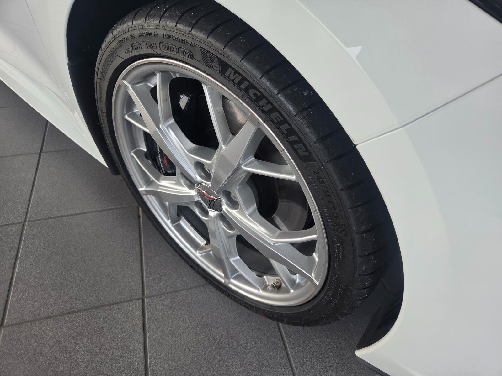 Used 2020 ARCTIC WHITE Chevrolet 2LT image 4