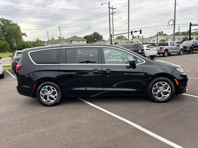 Used 2024 Black Chrysler Limited image 30