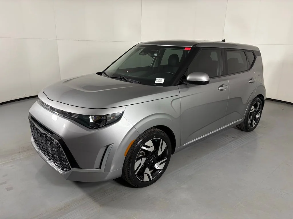 Used 2023 Gray Kia GT-Line image 4