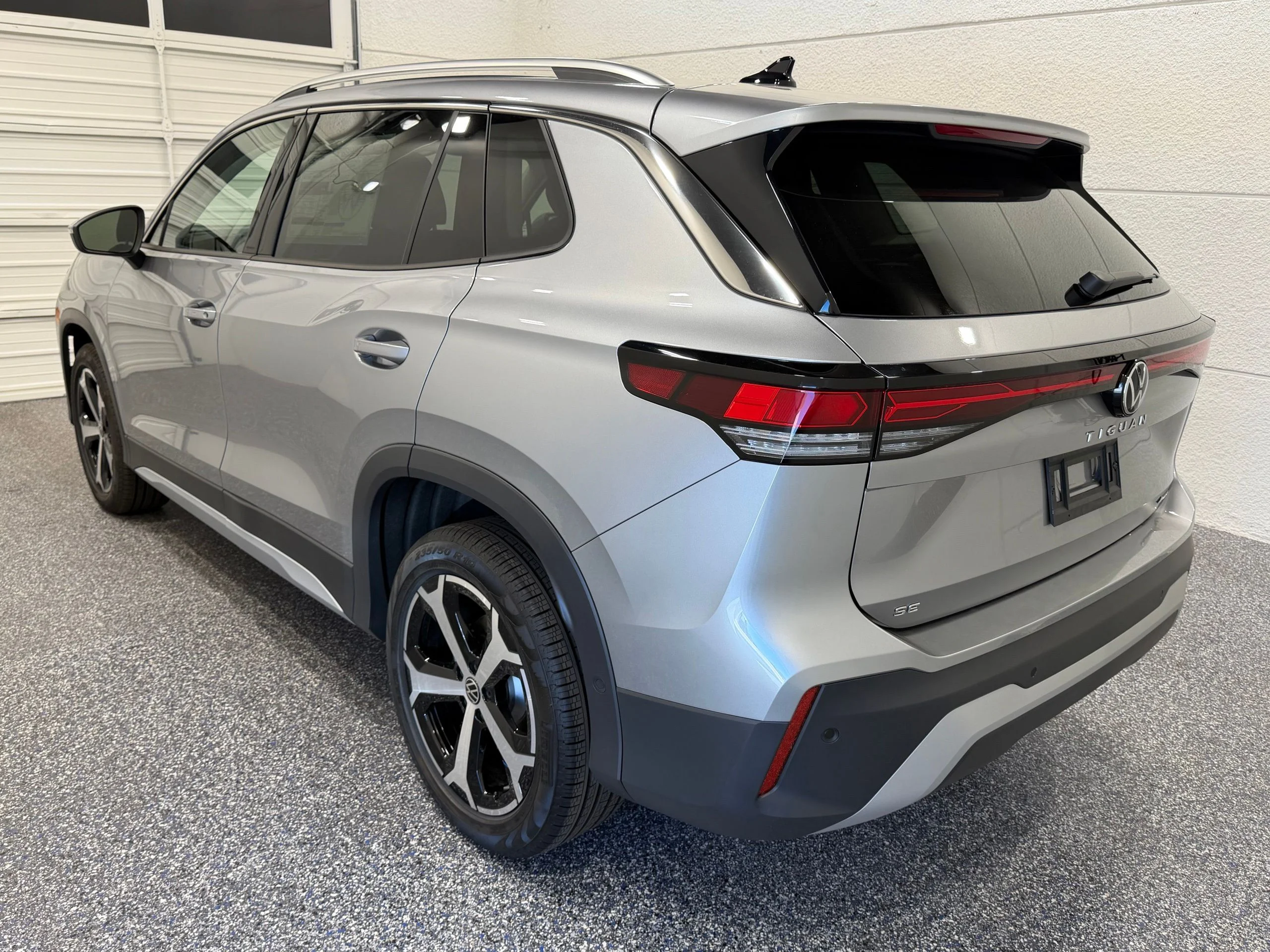 New 2026 Silver Volkswagen 2.0T SE image 4