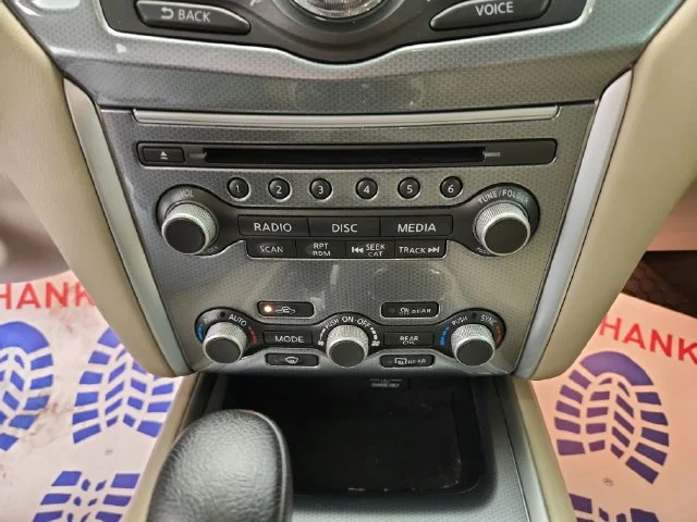 Used 2019 White Nissan SL image 19