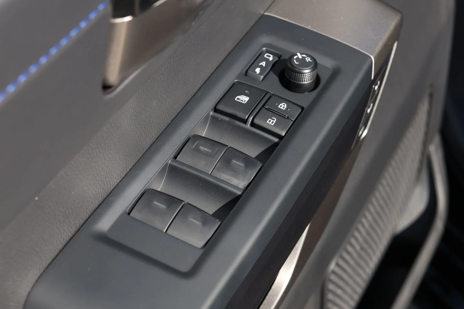 New 2026 Midnight Black Metallic Toyota Platinum image 29