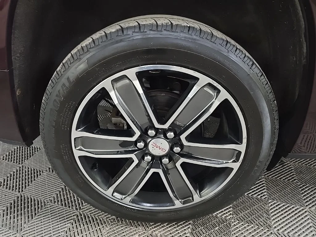 Used 2017 Red GMC Denali image 14