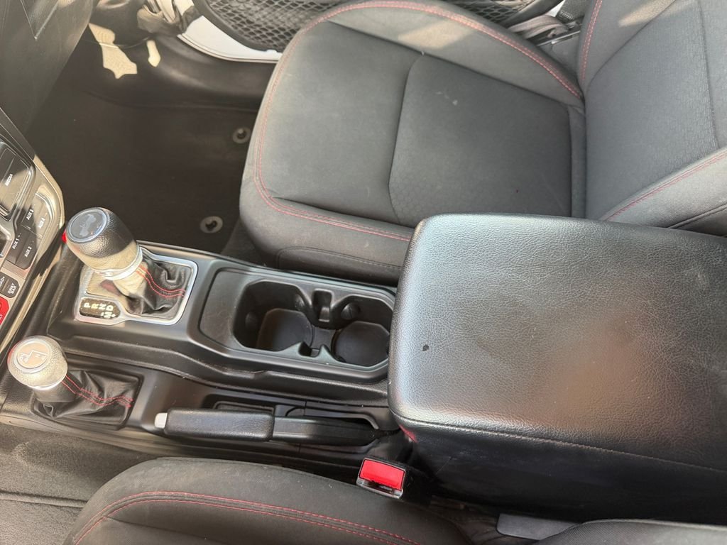 Used 2023 White Jeep Rubicon image 21