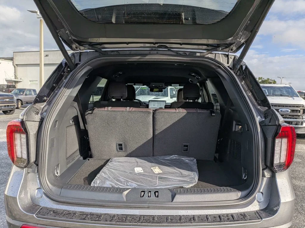 New 2026 Carbonized Gray Metallic Ford Platinum™ image 12