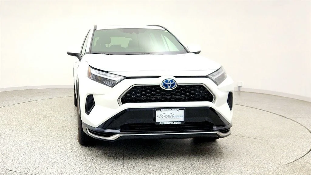 Used 2023 Ice Cap Toyota SE w/ Weather & Moonroof Pkg image 2